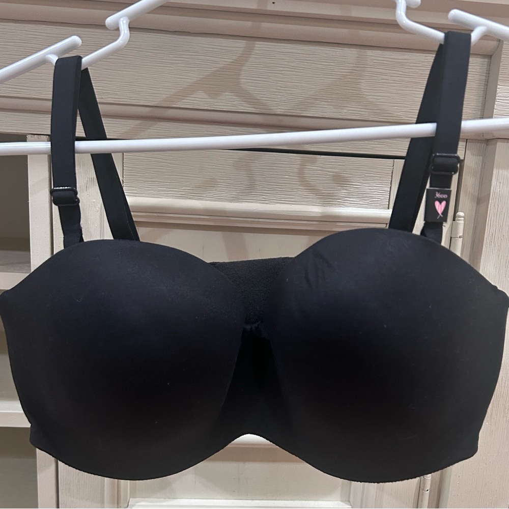Victoria's Secret Black 36DD
Body By Victoria Light Lined
Strapless Bra VS